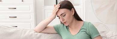 Menstruations-Zyklus & Hormone: PMS mit Pflanzenkraft & Mikronährstoffen begegnen